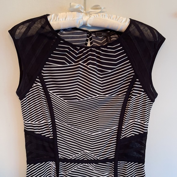 BCBG black and white Dress size small - Picture 6 of 7